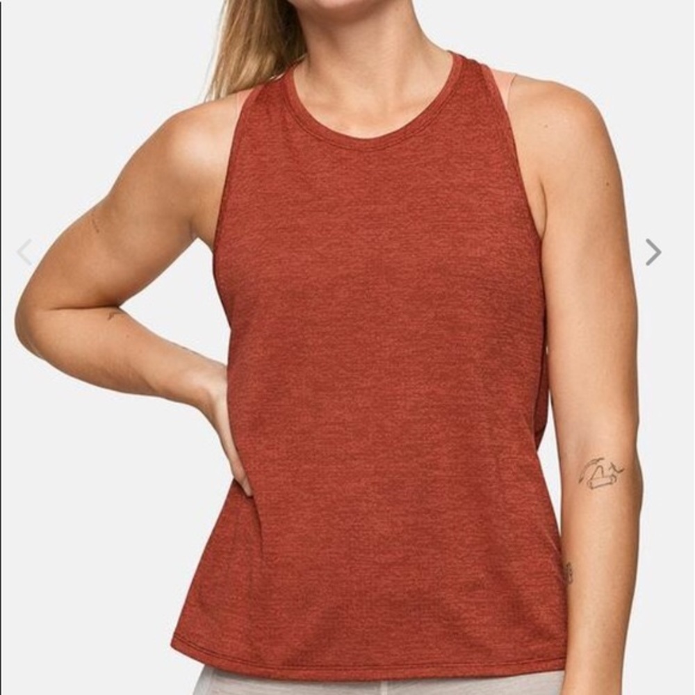 Outdoor Voices Ecomesh Tank currant size M
